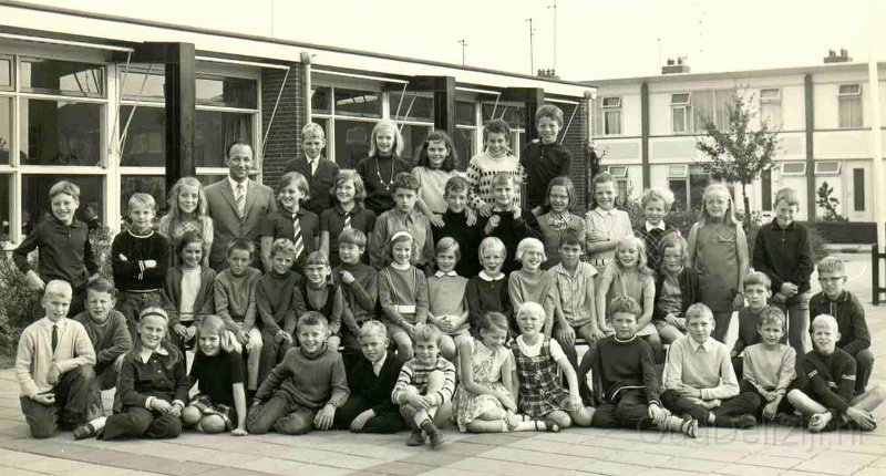 Schoolfoto de Windroos klas 5 1969 - 1970.jpg